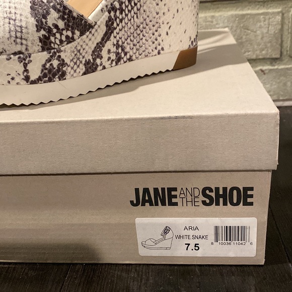 🔥Jane and The Shoe Snake Print Wedge - Picture 9 of 9